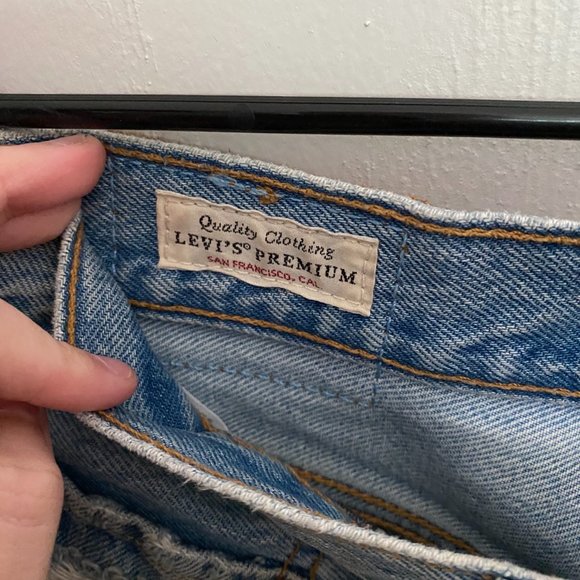 Distressed Levi's 501S Skinny Jeans - Picture 5 of 6